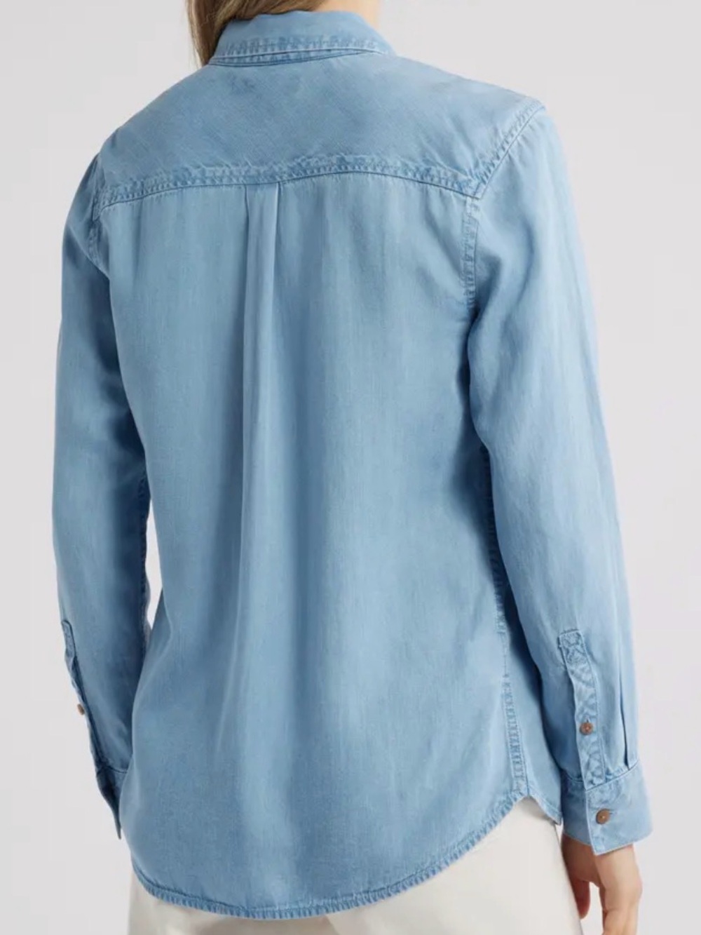 Tommy Bahama chambray o'lei relaxed womens shirt size Medium NWT - Picture 2 of 12